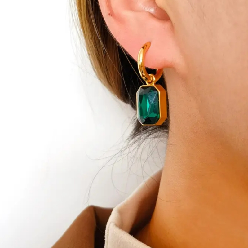 Elegante Damen Creolen Ohrringe – 18K Gold vergoldet aus Edelstahl mit grünem 1ct Zirkonia